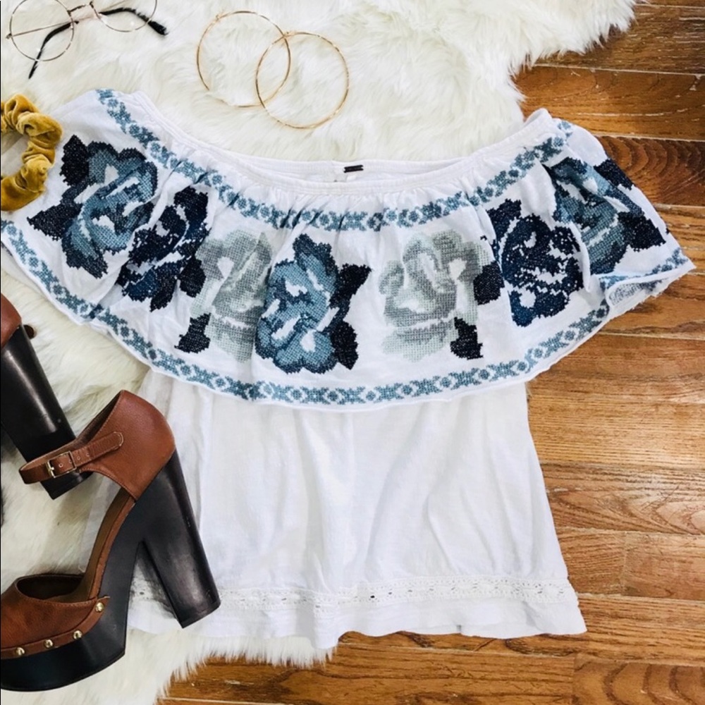 🔴LAST CHANCE 🔴 Free People Off Shoulder Blouse